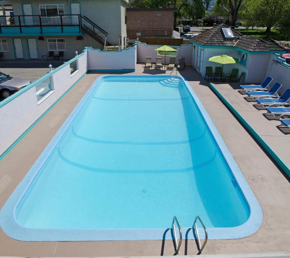 Tiki Shores Inn & Suites Пентиктон Экстерьер фото
