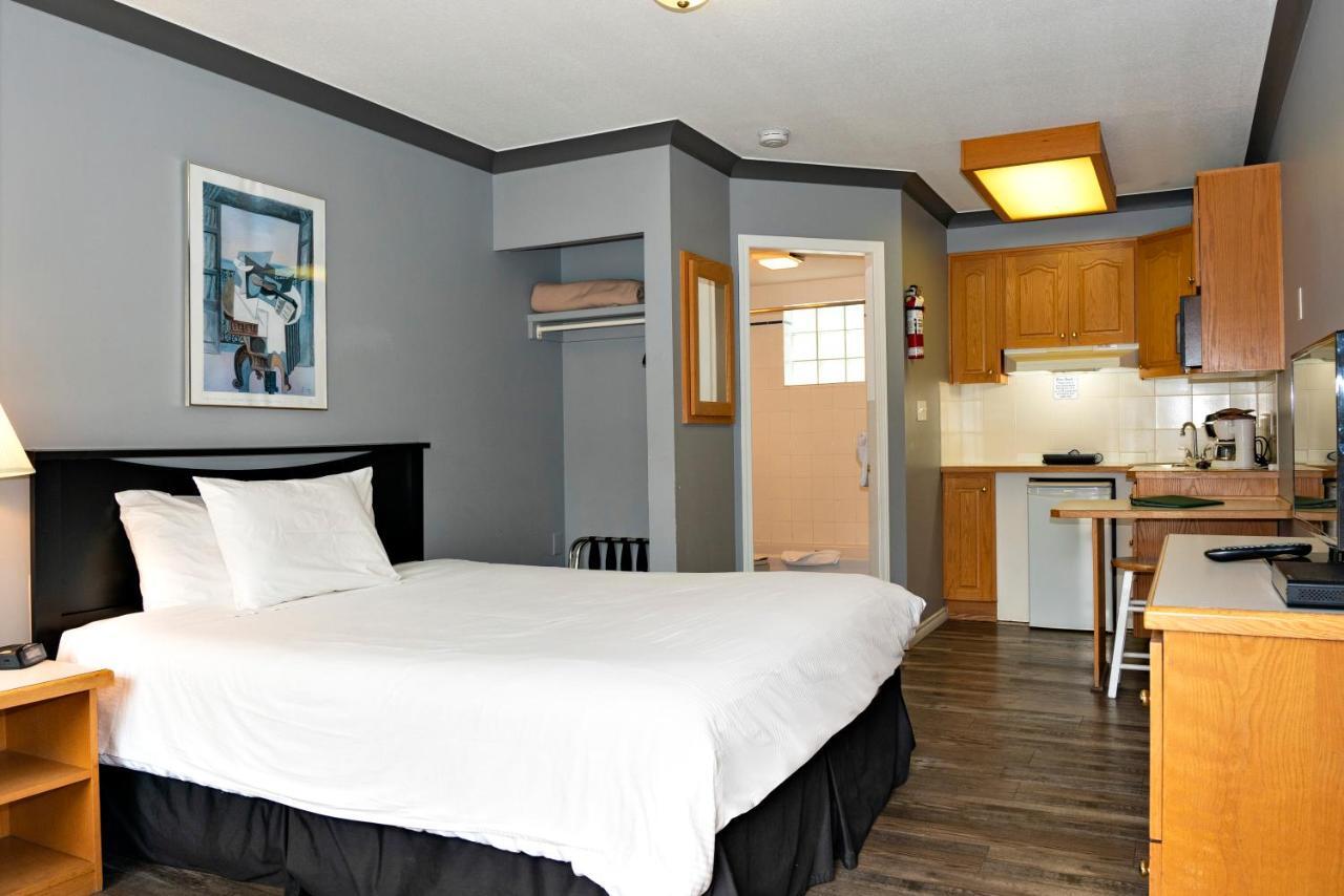 Tiki Shores Inn & Suites Пентиктон Экстерьер фото